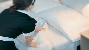 Μπαλάκι στα χέρια επιτήδειων οι απλήρωτοι ξενοδοχοϋπάλληλοι