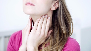 Πόνος στο λαιμό: Τι κρύβει και τι μπορώ να κάνω; 