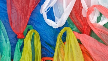 Τέλος στη δωρεάν πλαστική σακούλα από την Πρωτοχρονιά