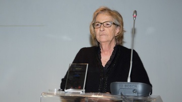 Απονομή βραβείου Προσφοράς στην Ελένη Καρύδη, πρόεδρο της ΕΥΘΥΤΑ Ρόδου