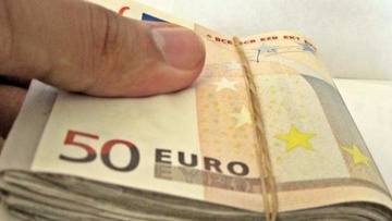 Ρόδος: Είχε κρύψει 15.000 ευρώ στο κάθισμα μοτοσικλέτας!