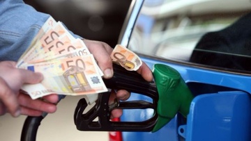 «Φωτιά» οι τιμές σε βενζίνη και πετρέλαιο θέρμανσης 