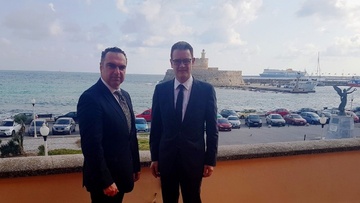 Για τις επενδυτικές ευκαιρίες στις δύο πλευρές του Αιγαίου, συζήτησαν ο Γ. Φλεβάρης και ο Τούρκος Πρόξενος