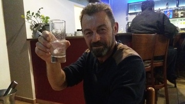 «Τι να φοβηθώ από τους πεθαμένους, τους ζωντανούς φοβάμαι εγώ...»!