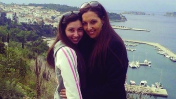 Στη μνήμη της Μαίρης  και της Δέσποινας Κωστίδη