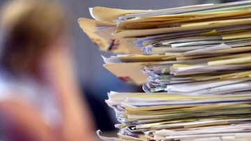 Ρόδος: Έκαναν «φύλλο και φτερό» δημόσια υπηρεσία για... κουρέα που έγινε οδηγός αυτοκινήτου!