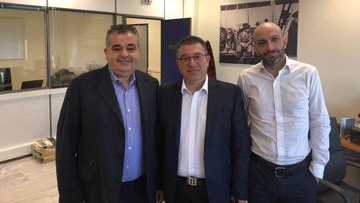 Το παλεύει και... αεροπορικώς η ΕΠΣΔ