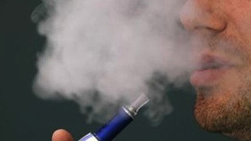 Ευάλωτοι στην πνευμονία  οι χρήστες ηλεκτρονικού τσιγάρου