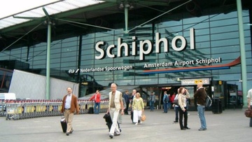 Πλήρωσαν τα εισιτήρια αλλά έμειναν αμανάτι στην Ολλανδία!