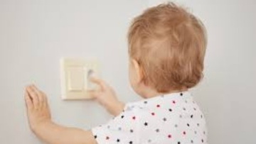 Παραλίγο τραγωδία στην Πάτμο: Βρέφος υπέστη ηλεκτροπληξία