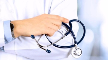 «Ξέμειναν» από γιατρούς τα νησιά μας – Αγωνιώδεις αναζητήσεις για να καλυφθούν τα κενά ενόψει Πάσχα