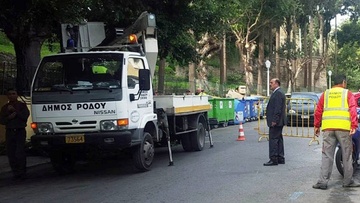Εντατικές εργασίες  και κλαδέματα δένδρων στην πόλη