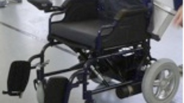 12 τόνοι από καπάκια = Ηλεκτροκίνητο αμαξίδιο για τον Μάριο