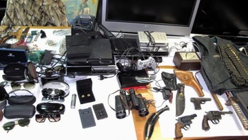 Πάνω από 100 όπλα παραδόθηκαν στο στρατό