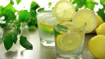 Νερό με λεμόνι & αδυνάτισμα: Ποιες είναι οι παρενέργειες