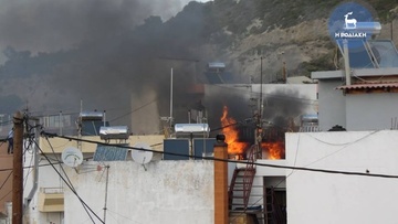 Φωτιά σε κατοικημένη περιοχή στ' Αφάντου, κάηκε σπίτι