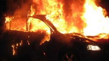 Ρόδος: Πατέρας και γιος κατηγορούνται για εμπρησμό αυτοκινήτου