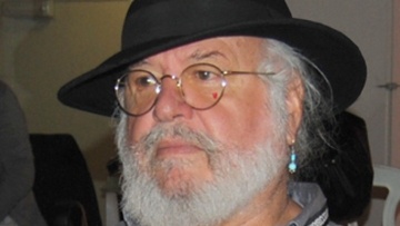 Ασυμβίβαστος …ο αδόκητος θάνατος του δημιουργικά ασυμβίβαστου Βαγγέλη Παυλίδη