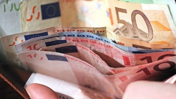 Πρέπει να μειωθούν δραστικά οι ασφαλιστικές εισφορές 