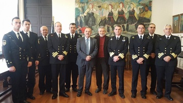 Με τον Διοικητή της Σχολής Ναυτικών Δοκίμων, τους κυβερνήτες της Φρεγάτας «Ελλη» και του πλοίου «Προμηθεύς» ο Δήμαρχος Ρόδου