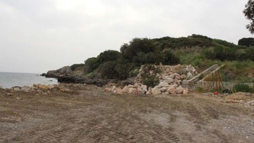 Μπαζώματα στις παραλίες της Ρόδου