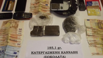 Στο εδώλιο Αθηναίος και Ροδίτης για την υπόθεση με τις πιστωτικές κάρτες