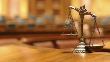 Το δικαστήριο έπαυσε την ποινική δίωξη για την καλλιέργεια δενδρυλλίων στον Έμπωνα