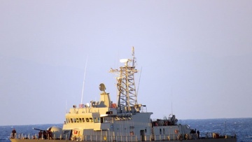 Πρωτοφανές επεισόδιο: Τουρκικό εμπορικό πλοίο εμβόλισε την κανονιοφόρο «Αρματωλός»