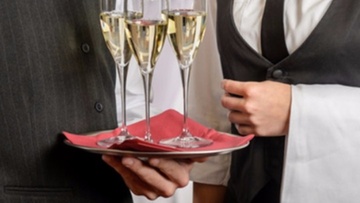 Ο τουρισμός έδωσε τον Απρίλιο τη μεγαλύτερη ανάσα στην αγορά εργασίας