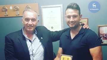 Βραβεύθηκε ροδίτης στρατιώτης που βρήκε πορτοφόλι με 3.000 ευρώ και το παρέδωσε