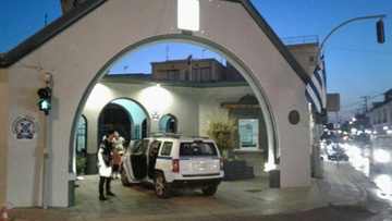 Με πλάκες αμιάντου το πάρκινγκ στο αστυνομικό τμήμα Ιαλυσού