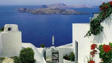 Περιττές γραφειοκρατικές διαδικασίες και επιβαρύνσεις για τα καταλύματα