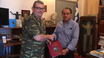 Ο Δήμαρχος Καλύμνου υποδέχθηκε το νέο Διοικητή του Συντάγματος Ευζώνων, Κωνσταντίνο Δαλάκη 