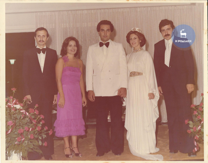 Από τον γάμο  του αδελφικού του φίλου, Μανώλη Καμπουρόπουλου, τον  Σεπτέμβριο 1977