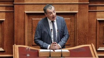 Αποχώρηση από το Κίνημα Αλλαγής εισηγείται ο Σταύρος Θεοδωράκης