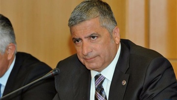Πατούλης: Πρέπει να αποσυνδεθεί το προσφυγικό από τα νησιά