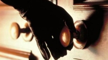 Έκλεψαν 700 ευρώ και κινητό τηλέφωνο από σπίτι