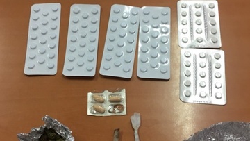 «Χειροπέδες» σε 44χρονο στη Λέρο που εντοπίστηκε με 113 ναρκωτικά χάπια