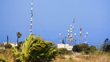 Να μπει μια τάξη με τις κεραίες παντός τύπου ζητούν οι Ροδίτες