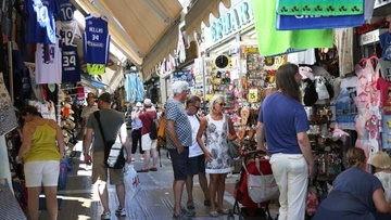 Σε Νότιο Αιγαίο και Κρήτη το 50% των τουριστικών εσόδων το 2017