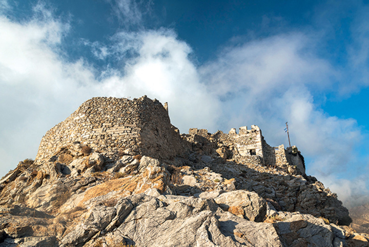 Το Κάστρο των Ιπποτών, πάνω από το Μεγάλο Χωριό.  (Φωτογραφία: ΝΙΚΟΛΑΣ ΛΕΒΕΝΤΑΚΗΣ)