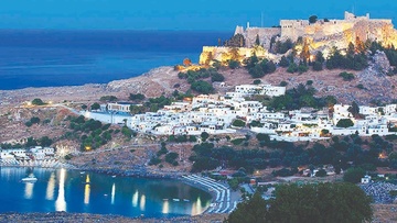 Lindos: A magnificent Acropolis on an imposing rock