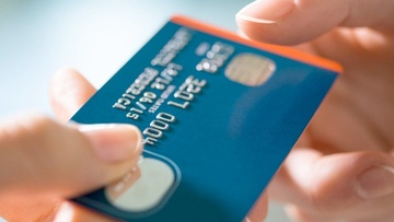 Κάποιοι δεν χρησιμοποιούν  την πιστωτική κάρτα