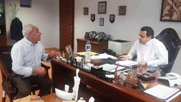 Για το λιμάνι της Πάτμου και την υδροδότηση του Μαραθιού συζήτησαν Γ. Στόικος και Ν. Σαντορινιός
