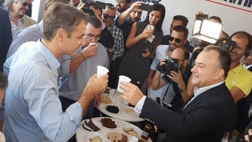 Σούμα από τη Ρόδο το κέρασμα στον Κυριάκο Μητσοτάκη!