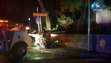 Σοβαρό τροχαίο στο κέντρο της Ρόδου - Μηχανή «καρφώθηκε» σε κολώνα ηλεκτροφωτισμού