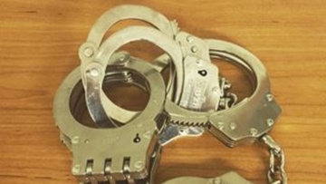 Συνελήφθησαν δύο άτομα στη Ρόδο για κλοπή χρυσής αλυσίδας λαιμού!