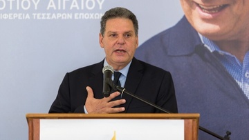 Στη Σύρο σήμερα ο Μανώλης Γλυνός