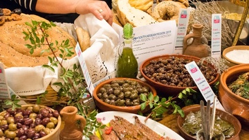 Μάγεψε η Κάλυμνος με την πλούσια παρουσία της τοπικής κουζίνας, στη δράση “Aegean Mamas Know Best”