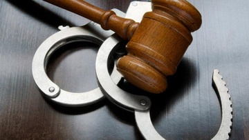 Συνελήφθη γιατί εκκρεμούσαν τέσσερις καταδικαστικές αποφάσεις για ακάλυπτες επιταγές